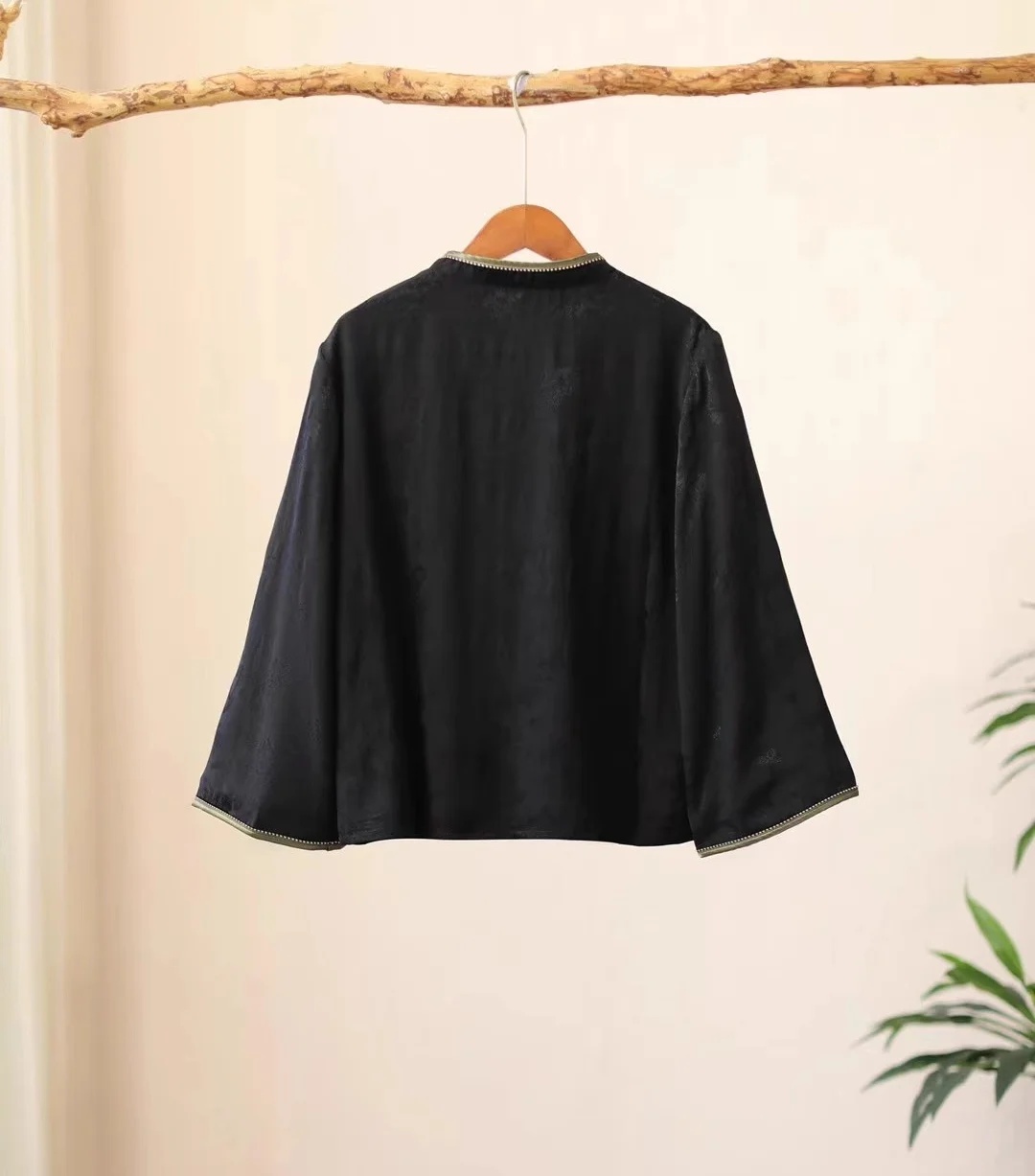 여성을위한 럭셔리 봄 블라우스 블랙 레이온 자카드 빈티 - Embroidery On Black Shirt 리뷰 및 가격