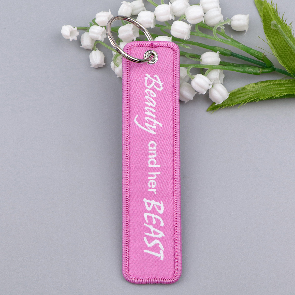 '살고 사랑하고 웃으라' 명언 자수 열쇠고리 오토바이  - Embroidery Quote 리뷰 및 가격